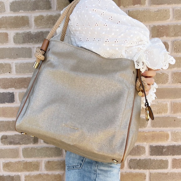 Michael Kors Large Tote Gold ‼️SALE‼️‼️ - Picture 2 of 9